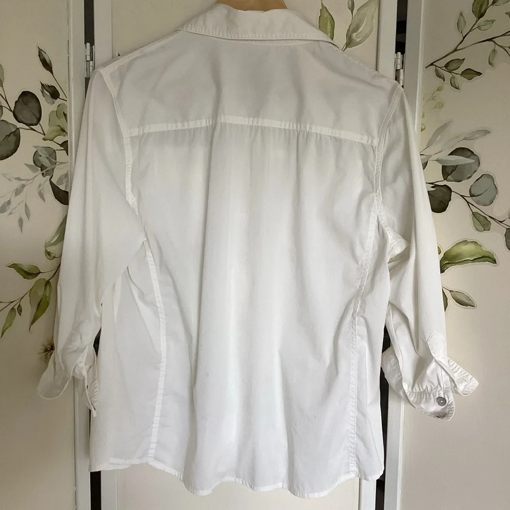 🌺 CHICO’S white shirt Sz 2 button down mother of pearl buttons stretch cotton - Picture 6 of 10